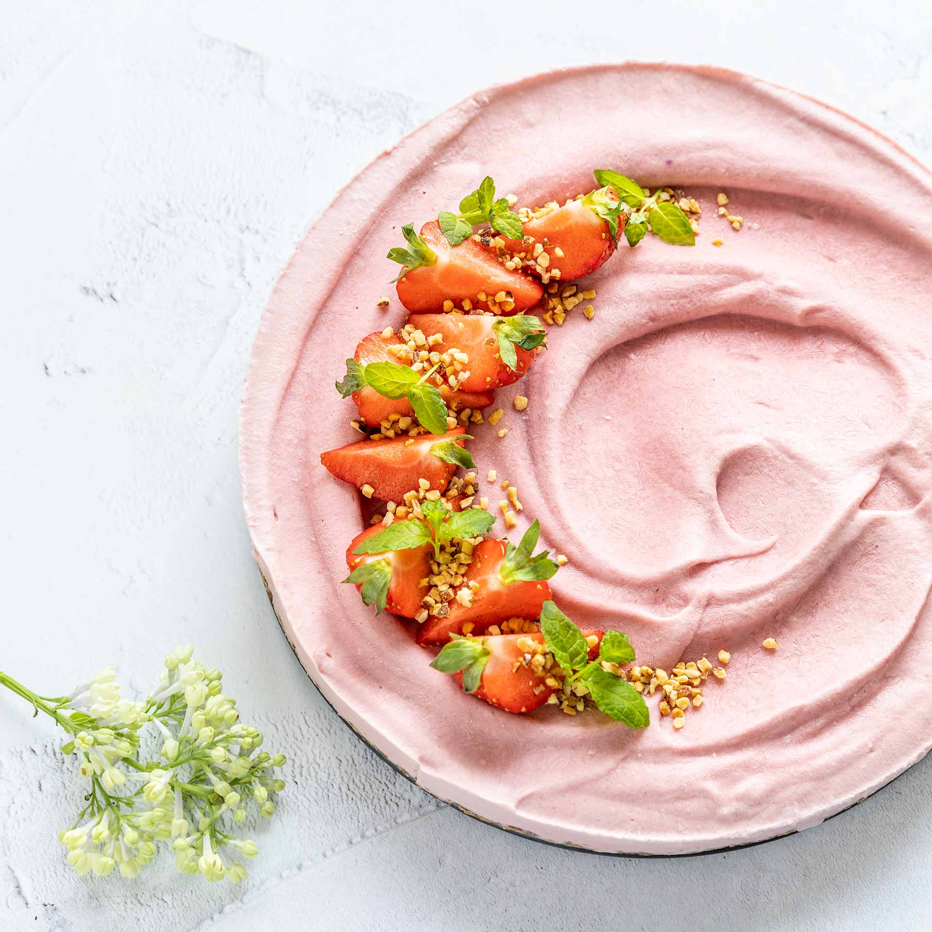 Vegan strawberry cake